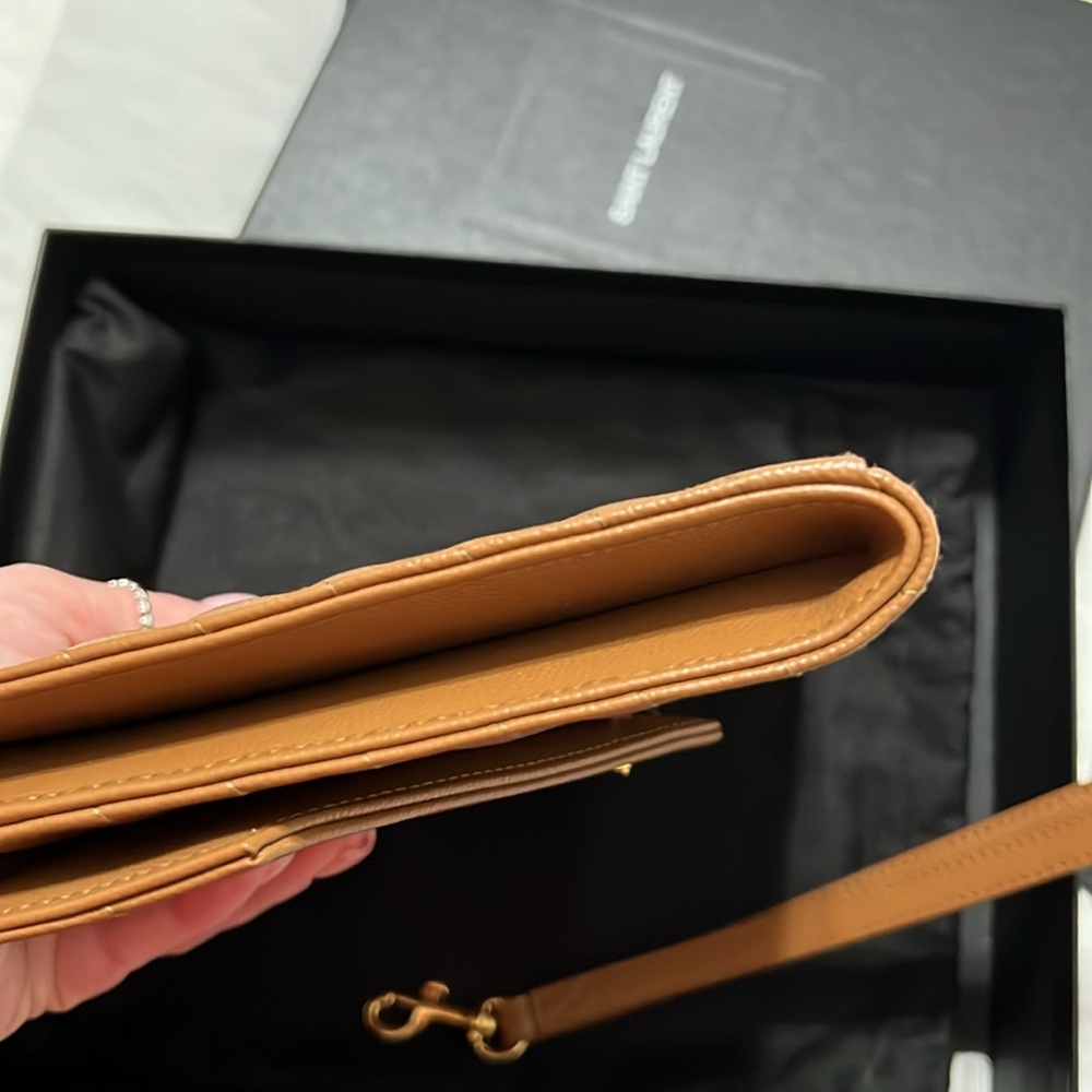 Beautiful YSl wristlet limited edition color, used twice good as new ! - Picture 6 of 11